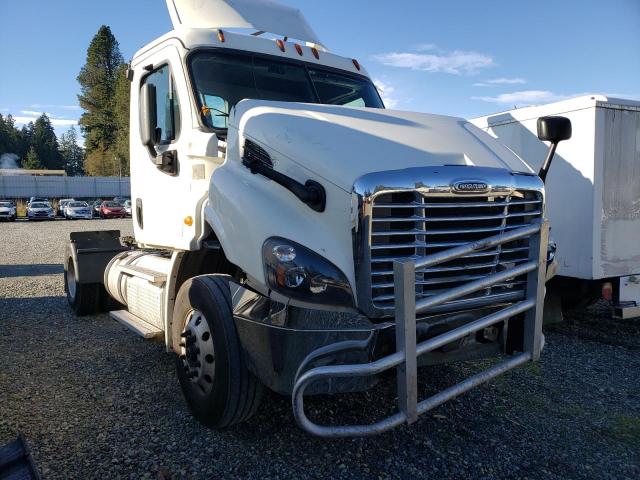  Salvage Freightliner Cascadia 1