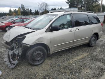  Salvage Toyota Sienna