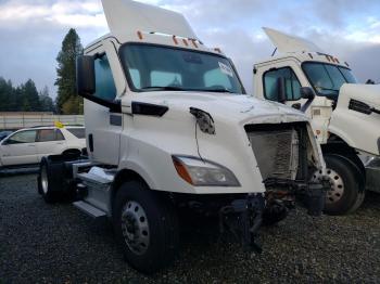  Salvage Freightliner Cascadia 1