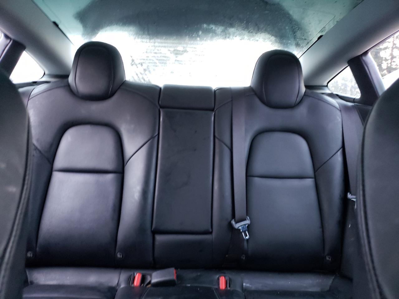 Tesla Model 3 Image 6