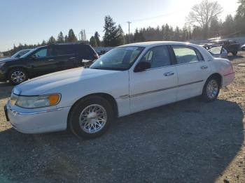  Salvage Lincoln Towncar