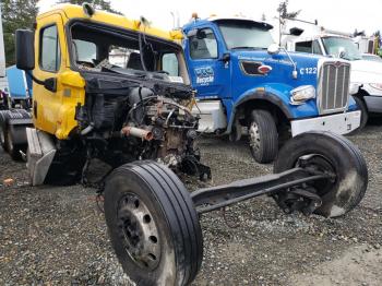  Salvage Freightliner Cascadia 1