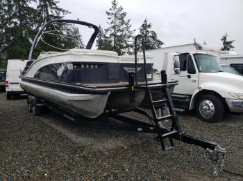  Salvage Bennington Marine Boat W Trl