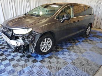  Salvage Chrysler Pacifica