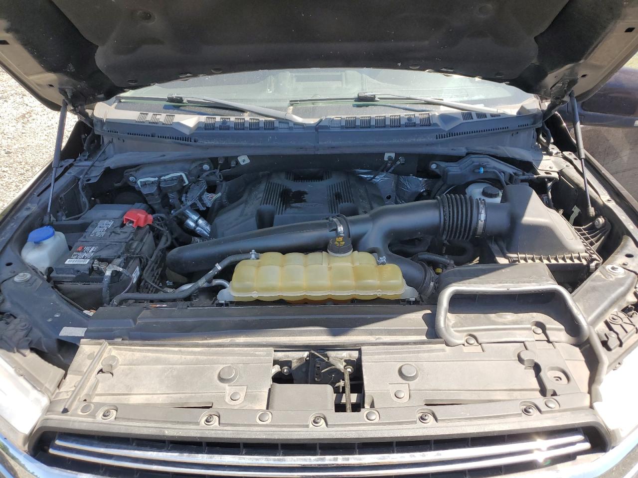 Ford F-150 Supercrew Image 11