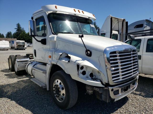  Salvage Freightliner Cascadia 1