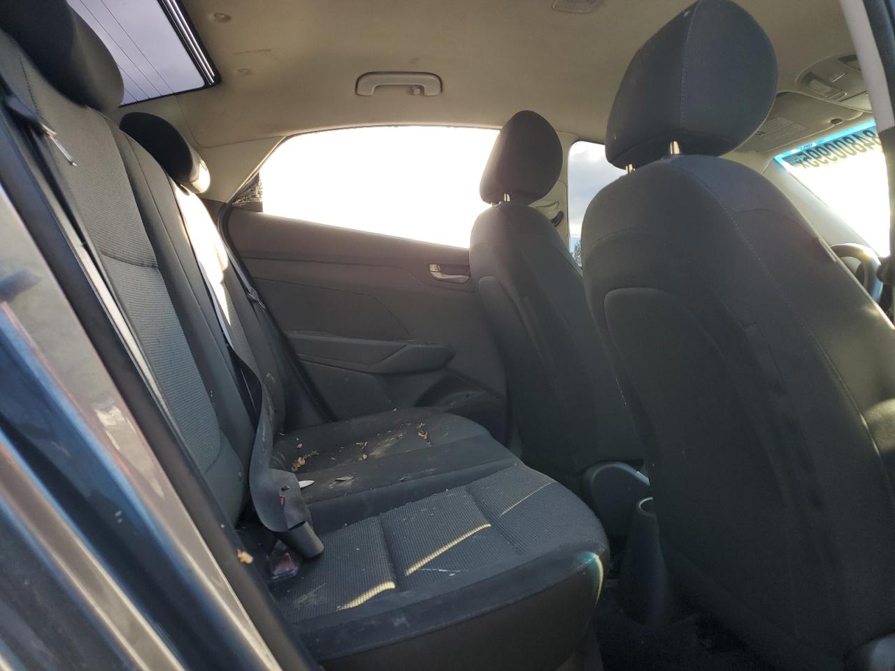 Hyundai ACCENT Se Image 11