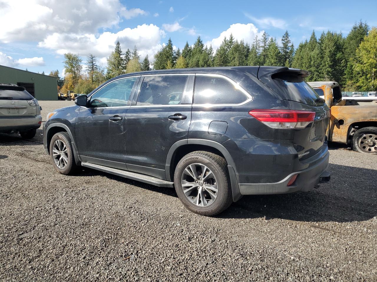 Toyota Highlander Le Image 2