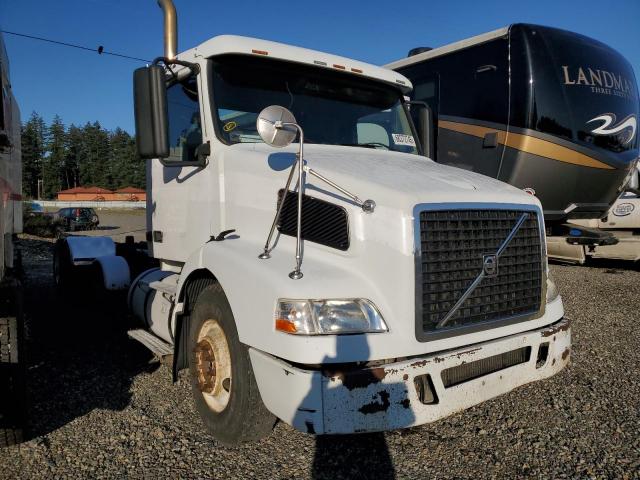  Salvage Volvo Vnm