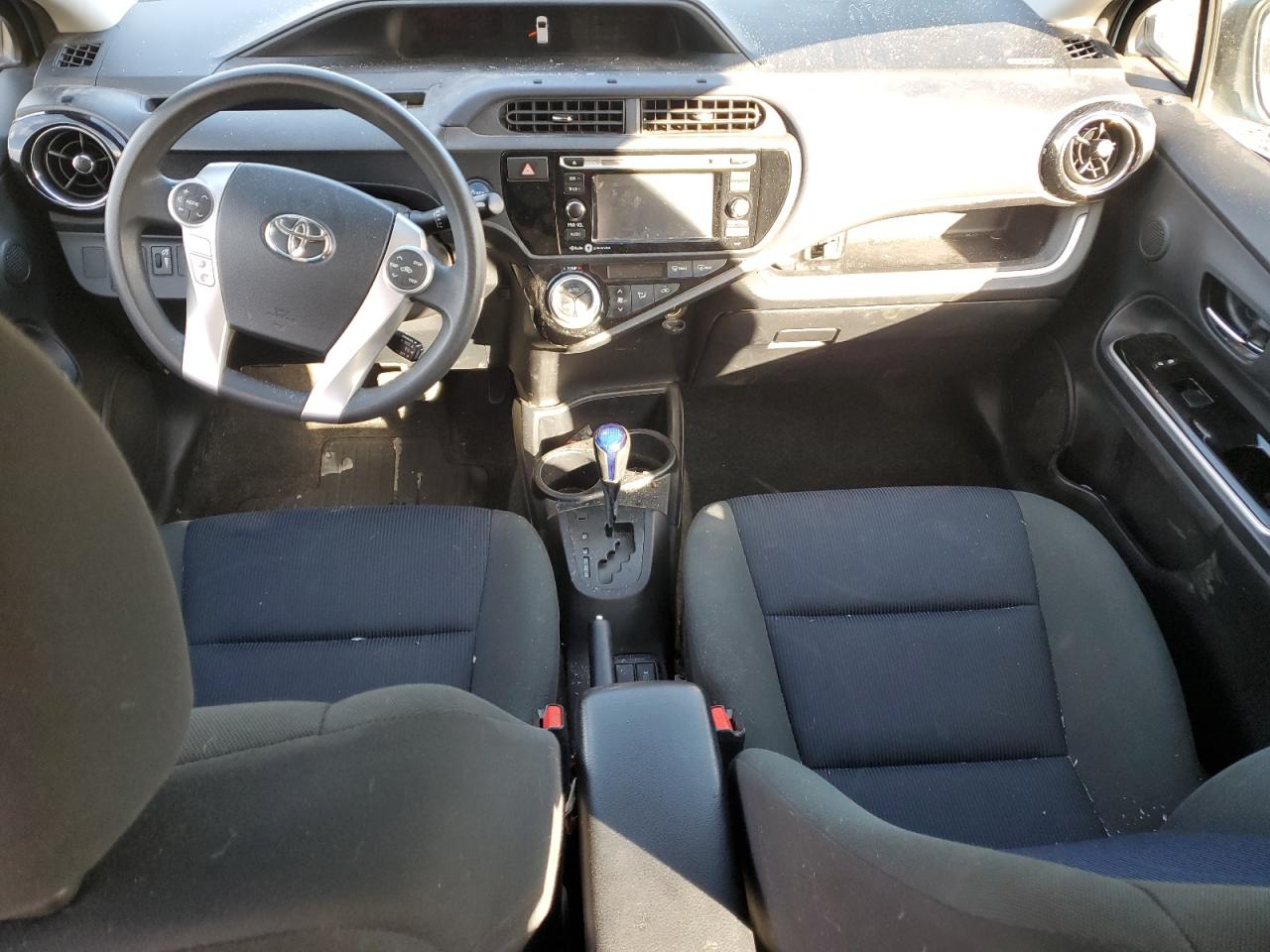 Toyota Prius Image 8