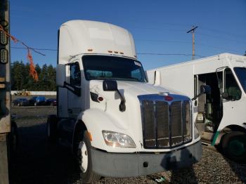  Salvage Peterbilt 579