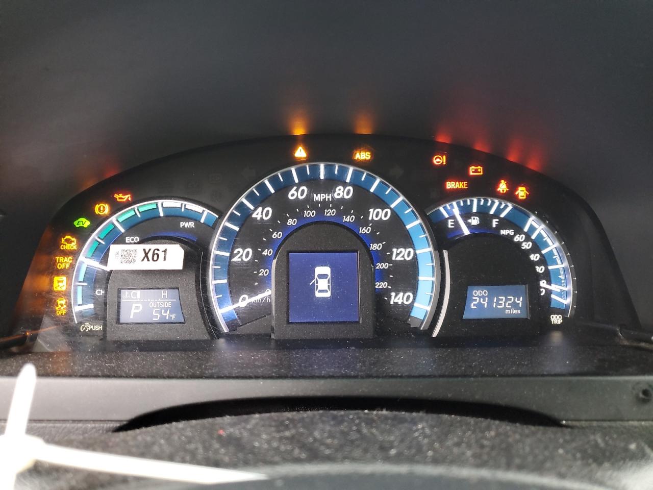 Toyota Camry Hybrid Image 9