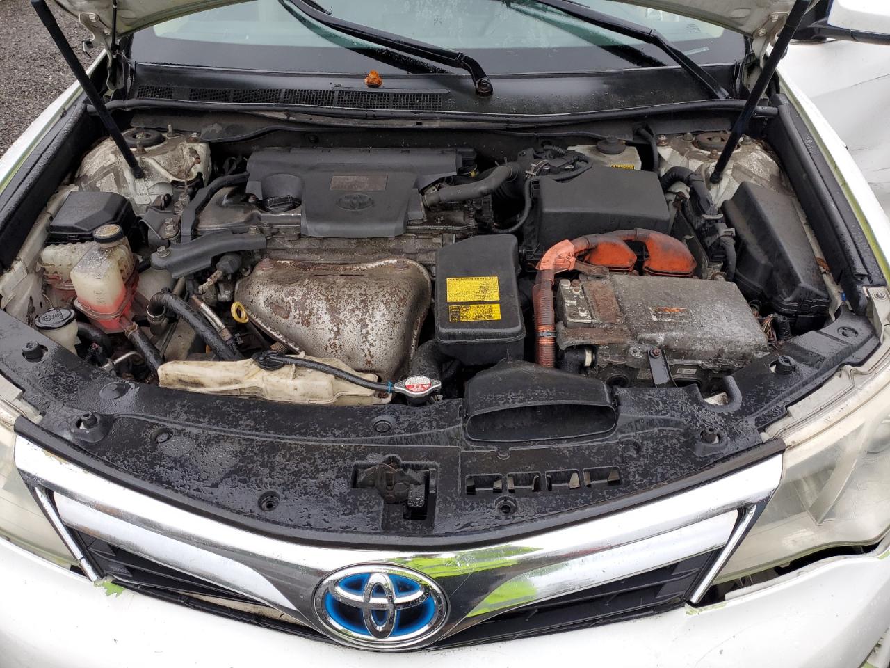 Toyota Camry Hybrid Image 2
