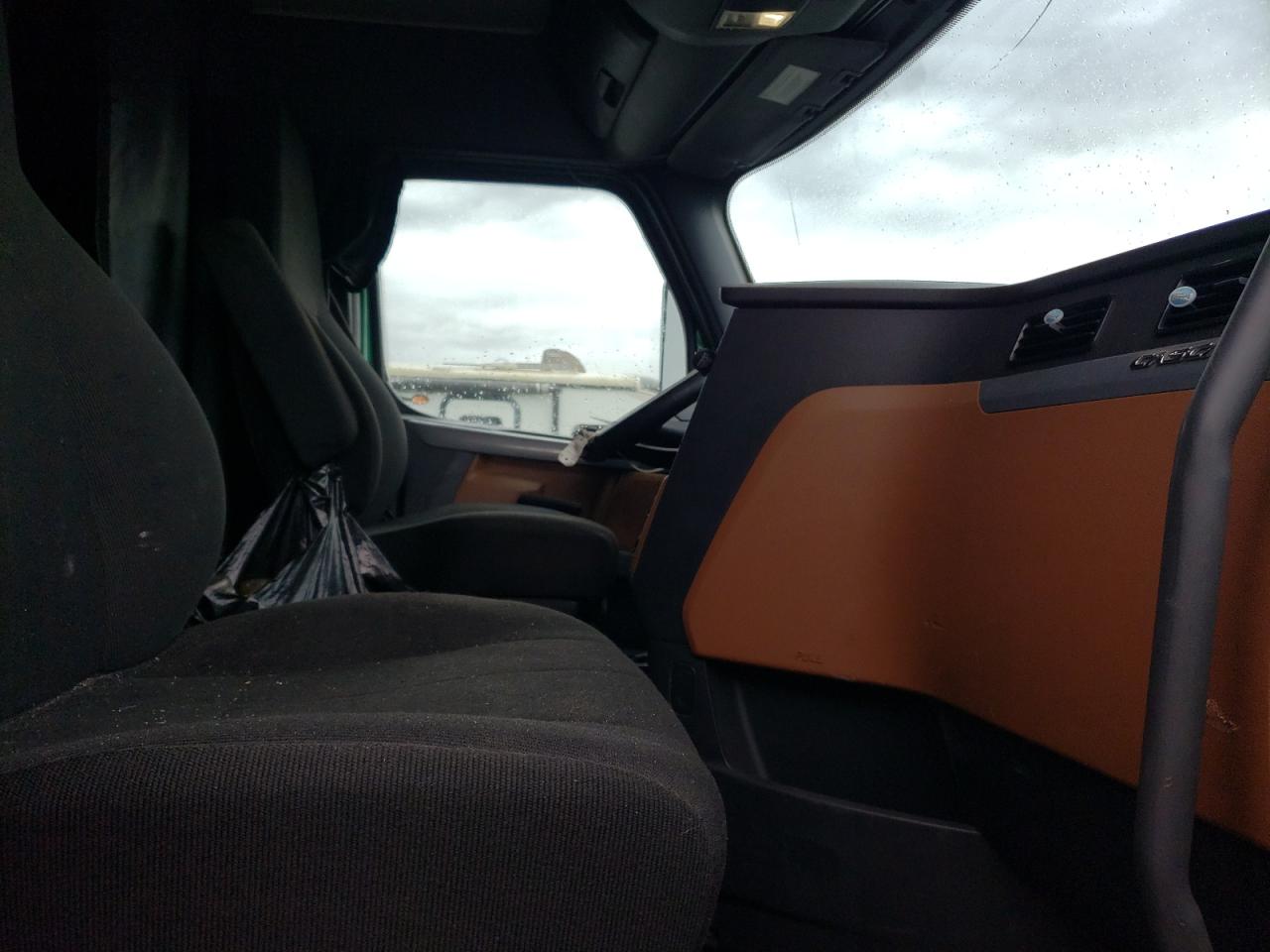 Freightliner Cascadia 1 Image 7