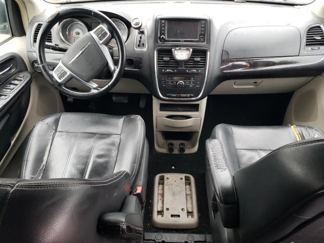 Chrysler Minivan Touring Image 13