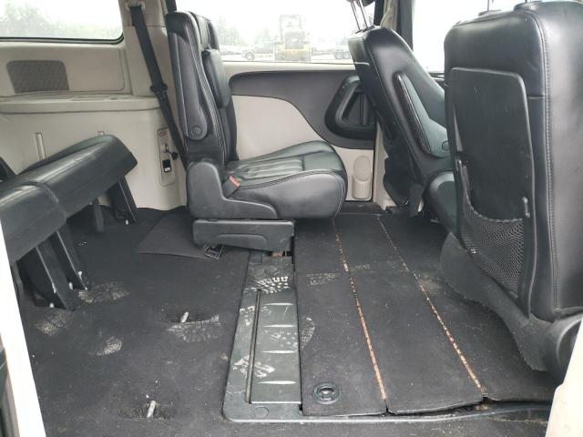 Chrysler Minivan Touring Image 6