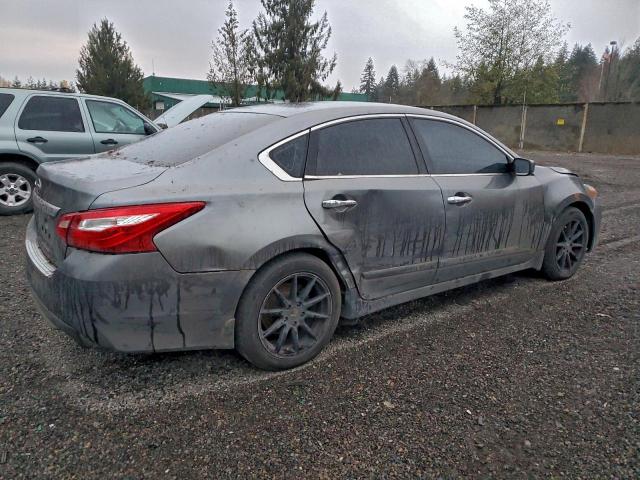 Nissan Altima 2.5 Image 3