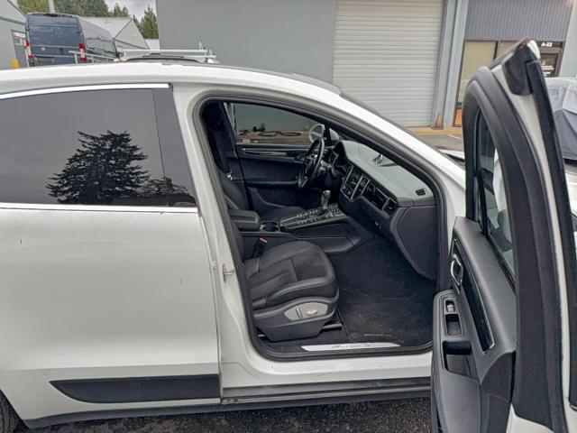 Porsche Macan S Image 3