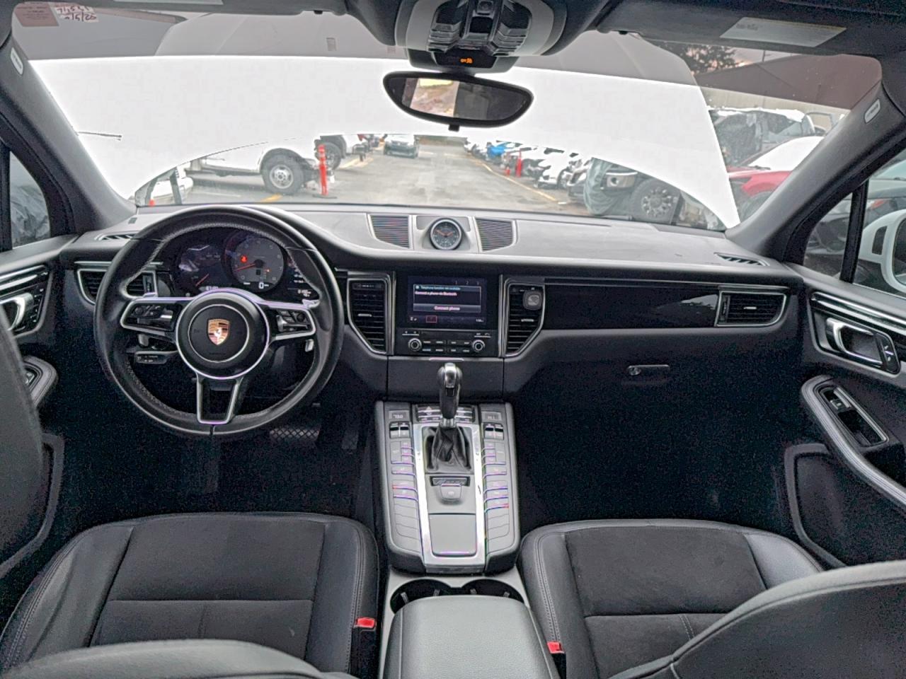 Porsche Macan S Image 9
