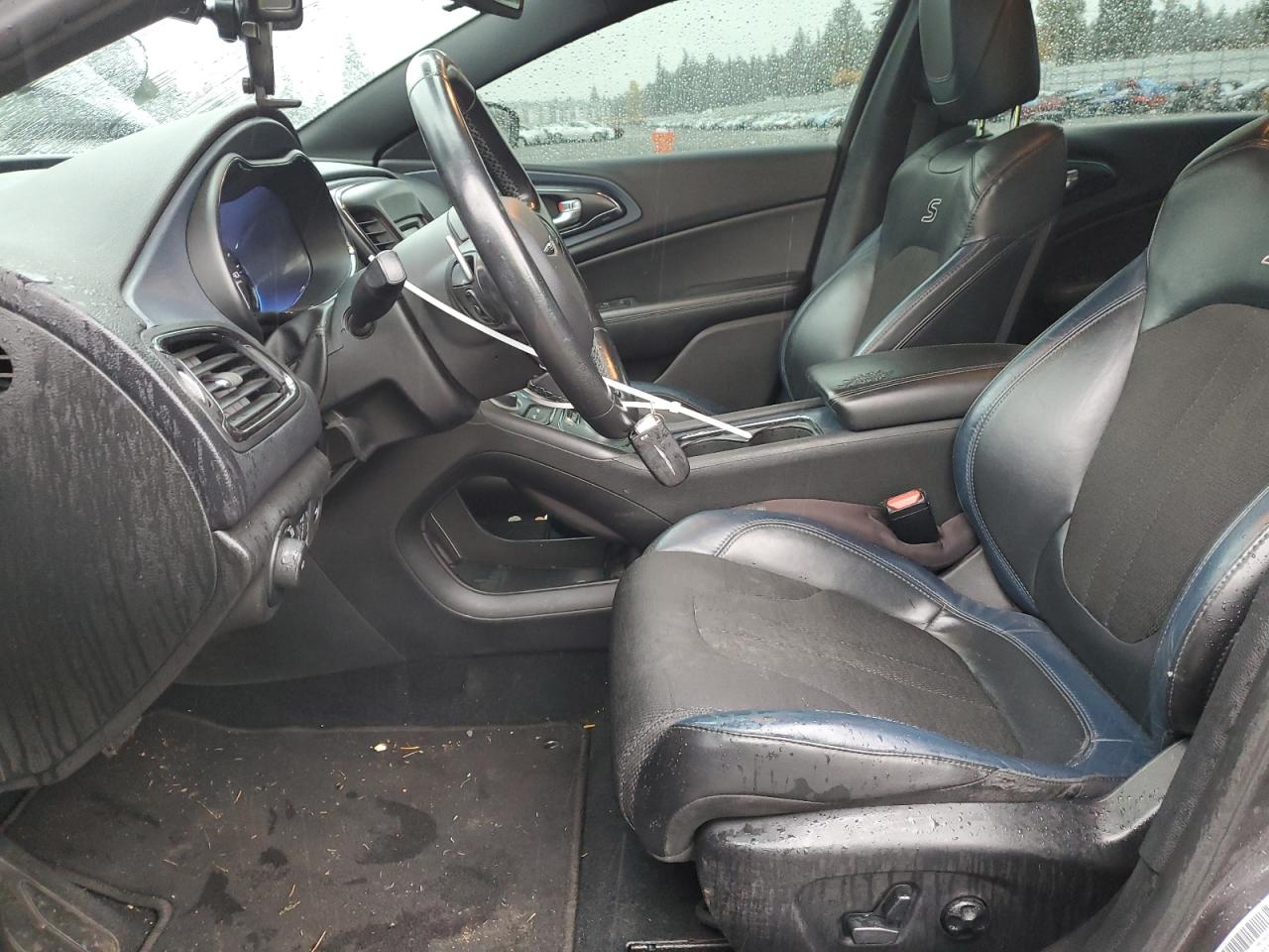 Chrysler 200 S Image 9