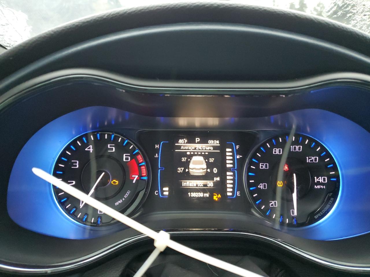 Chrysler 200 S Image 5