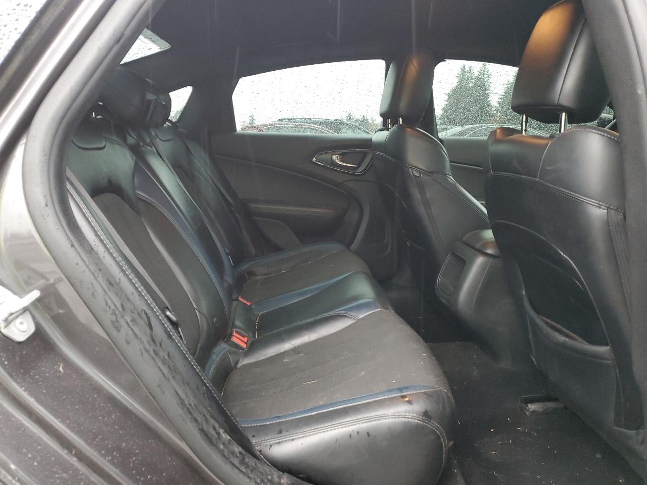 Chrysler 200 S Image 12