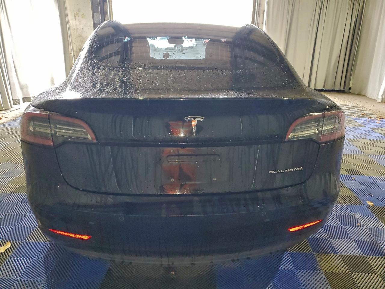Tesla Model 3 Image 11