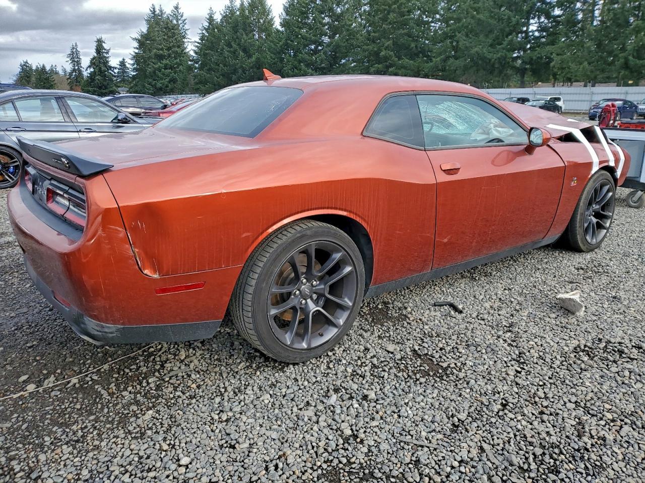 Dodge Challenger R/t Scat Pack Image 2