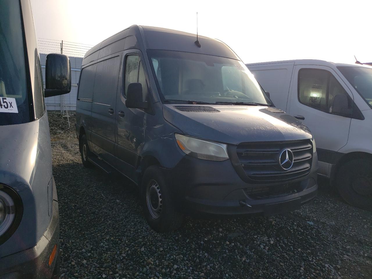 Mercedes-Benz Sprinter 2500/3500 Image 11