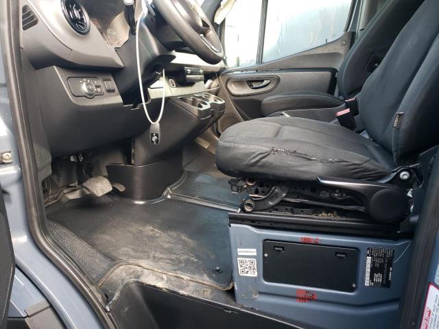 Mercedes-Benz Sprinter 2500/3500 Image 10