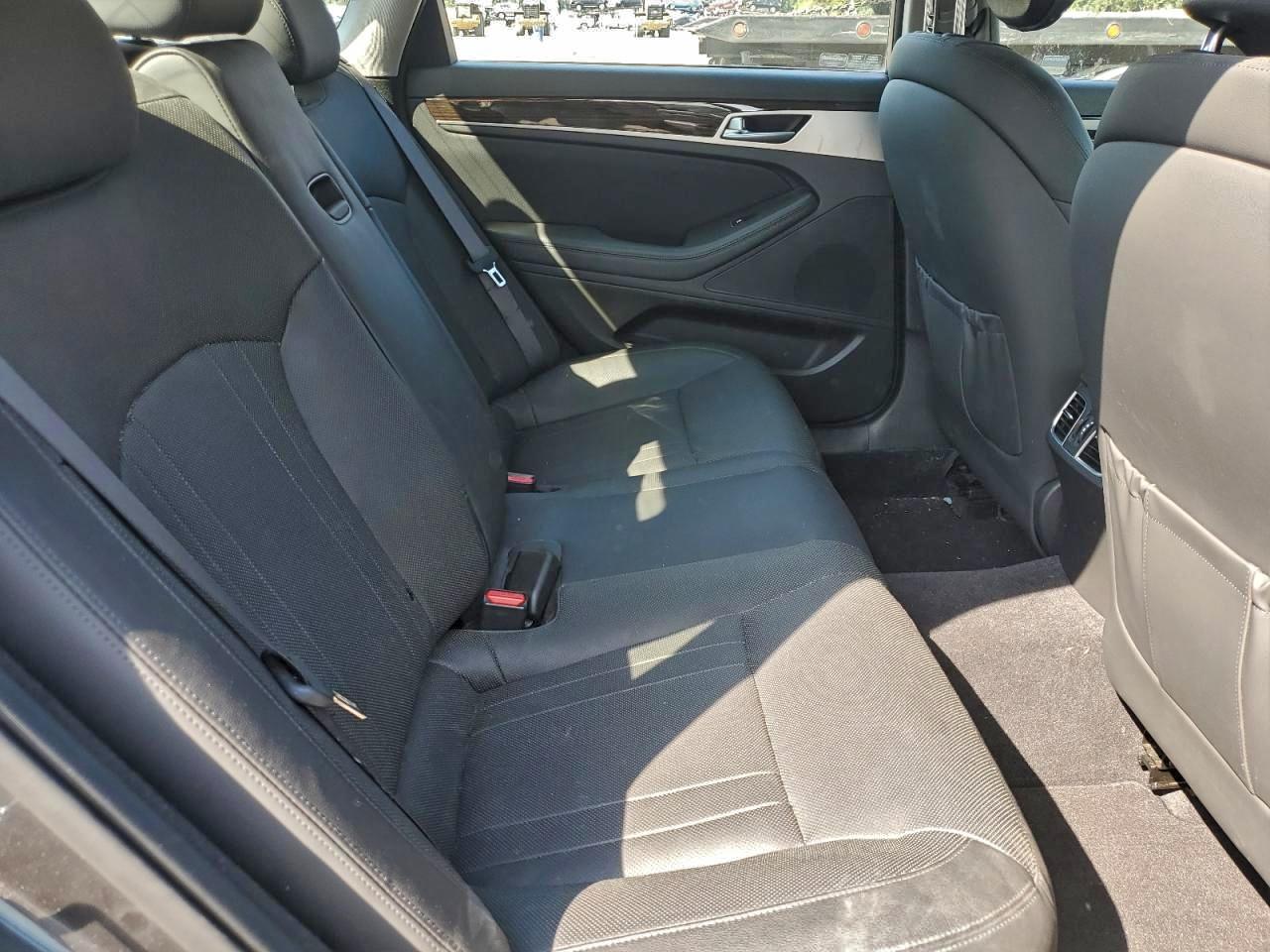 Genesis G80 Base Image 10