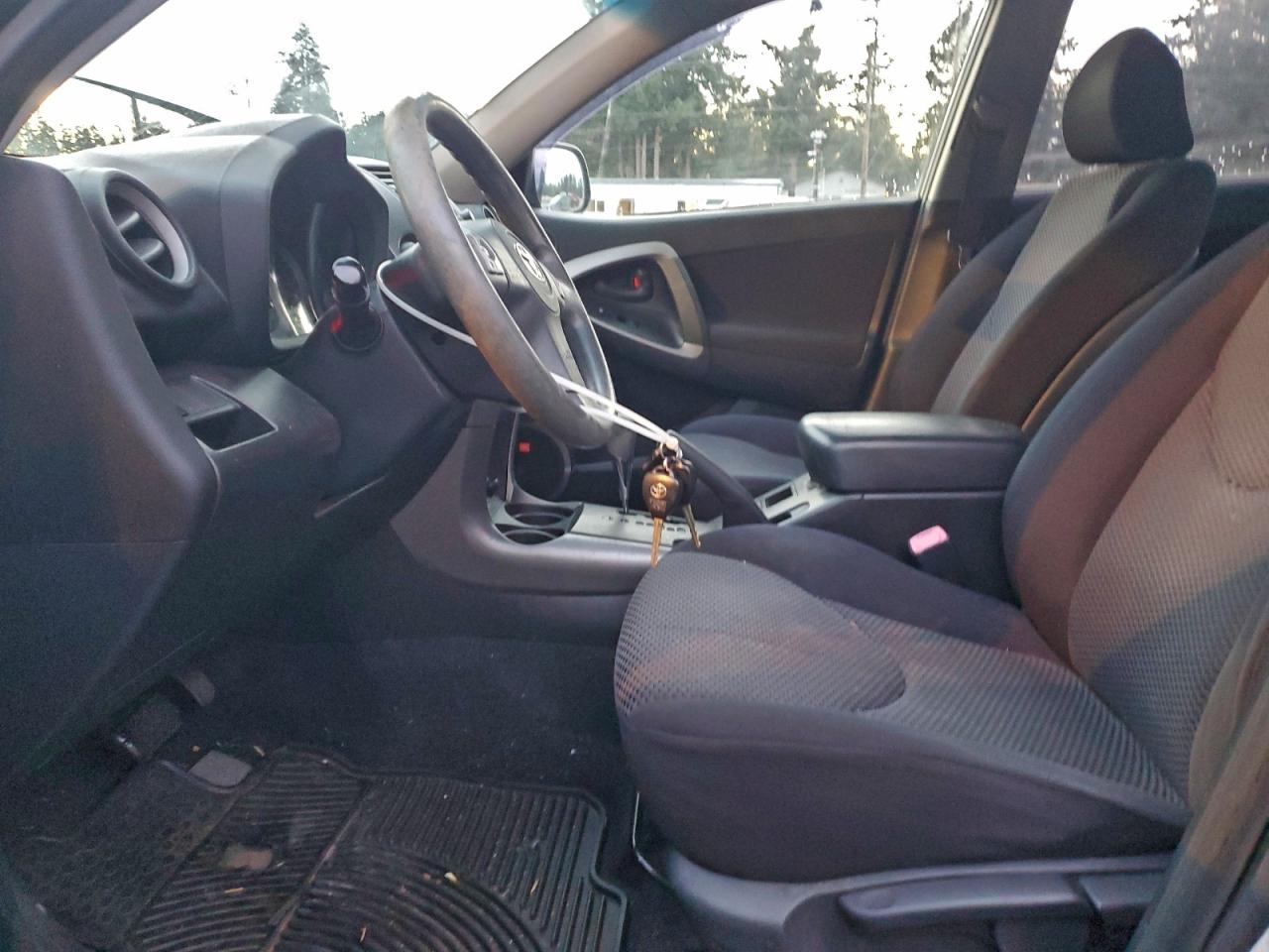 Toyota RAV4 Sport Image 7