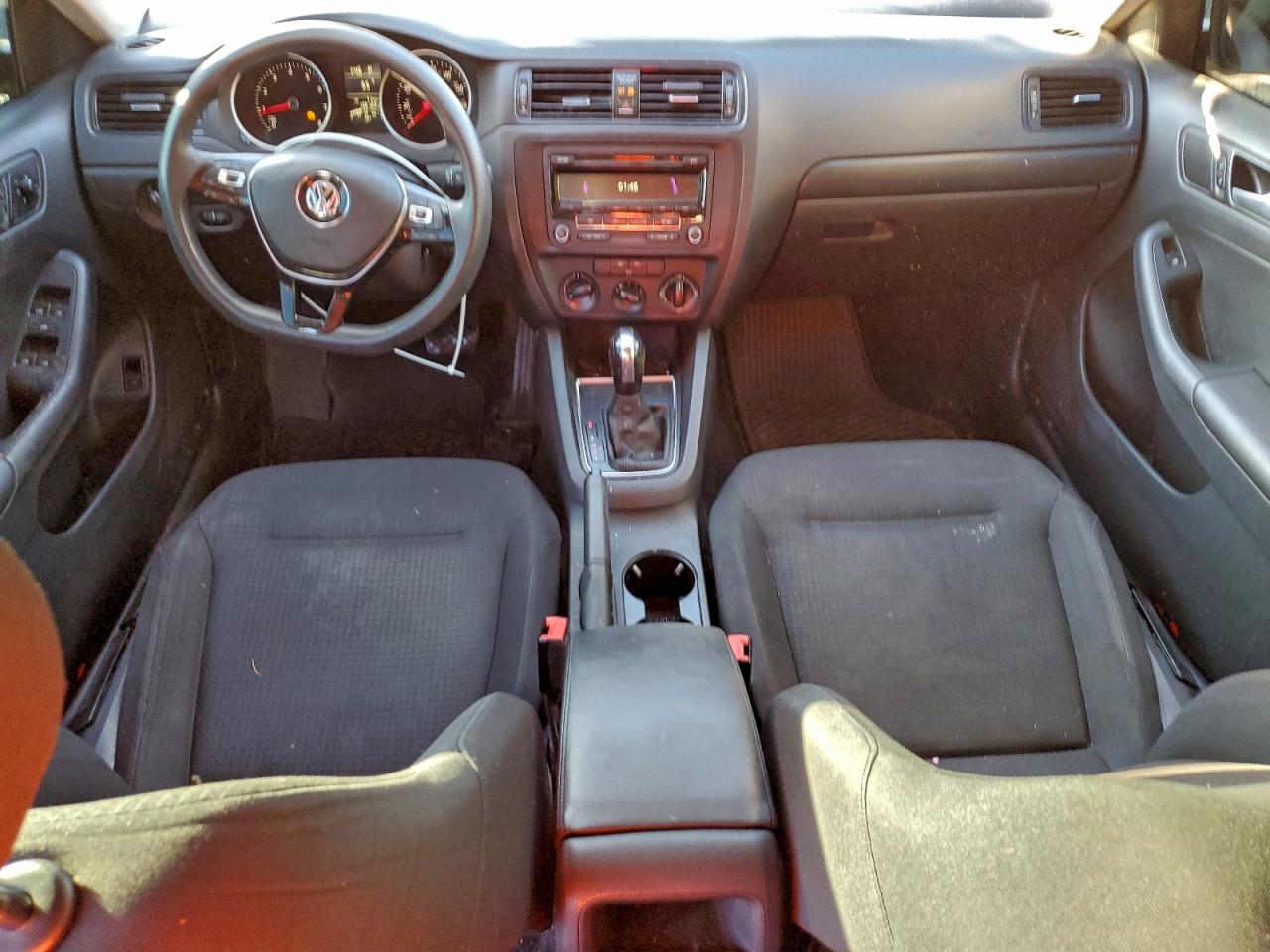 Volkswagen Jetta Base Image 12