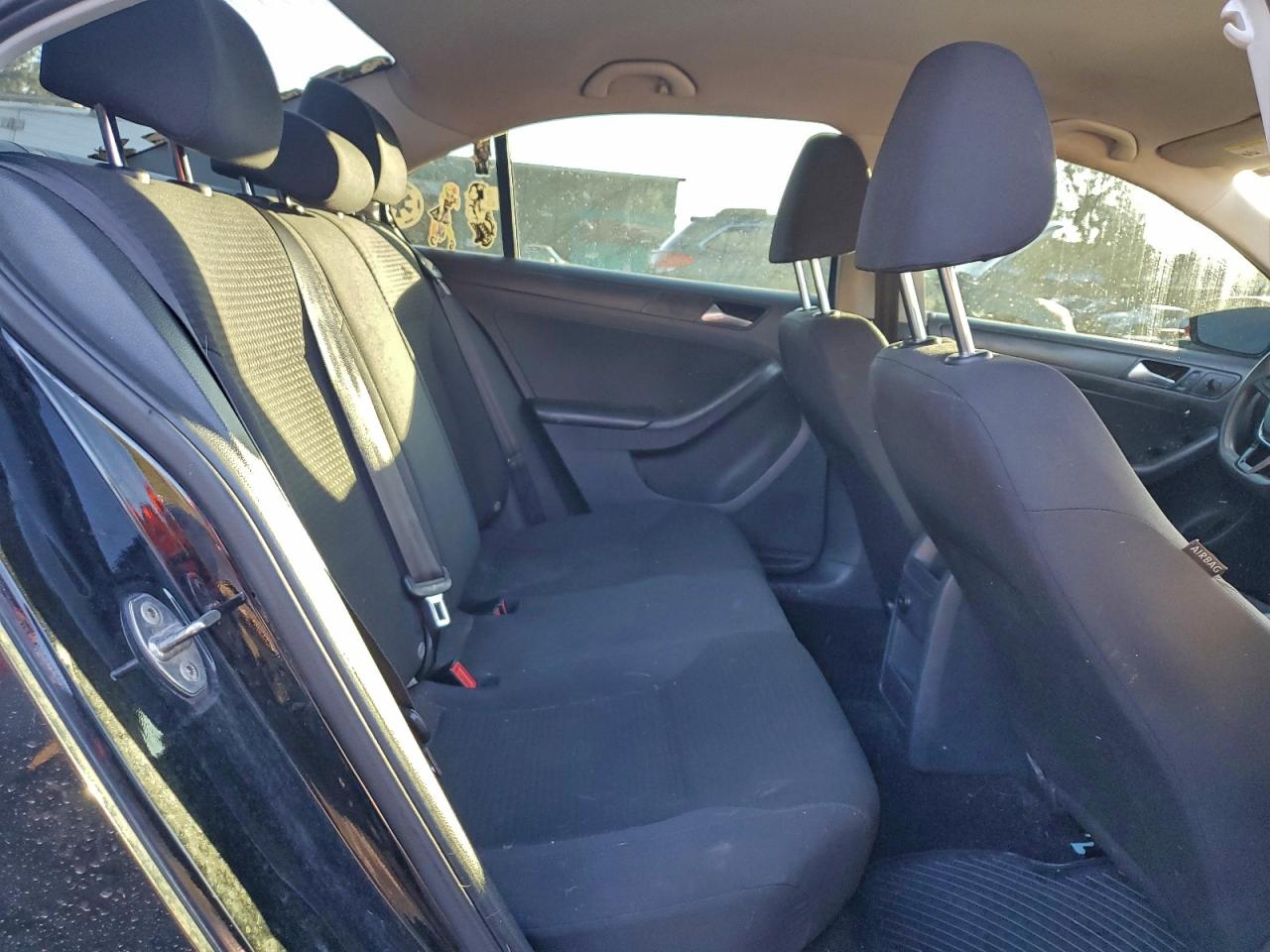 Volkswagen Jetta Base Image 7