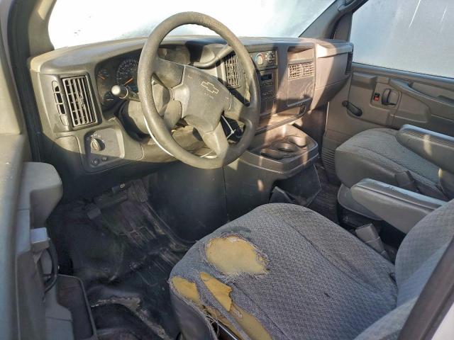 Chevrolet Express Image 13