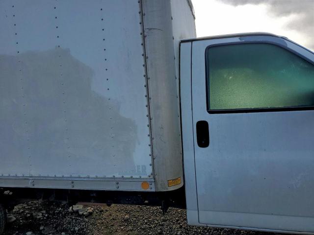 Chevrolet Express Image 10