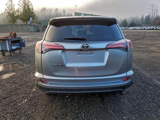 Toyota RAV4 Le Image 3