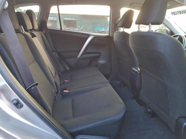 Toyota RAV4 Le Image 12