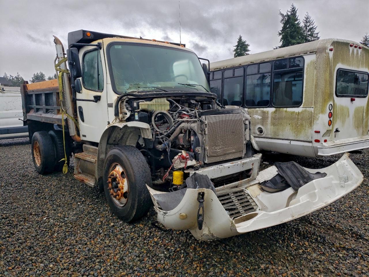 Freightliner M2 106 Med 106 Medium Duty Image 1