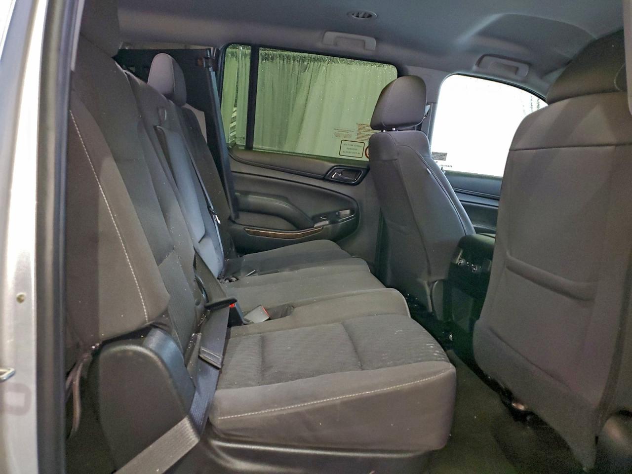 Chevrolet Suburban K1500 Ls Image 4