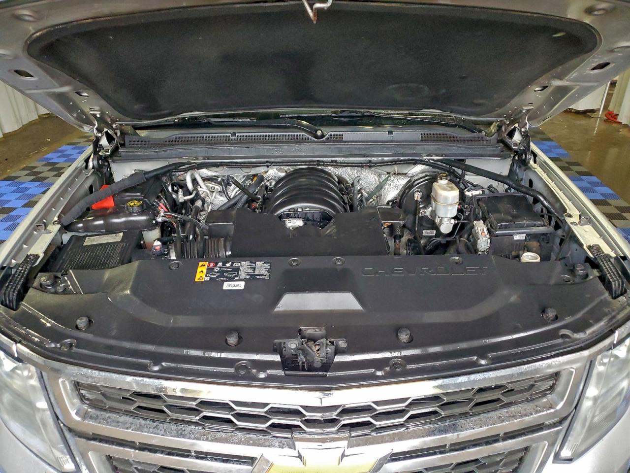 Chevrolet Suburban K1500 Ls Image 8