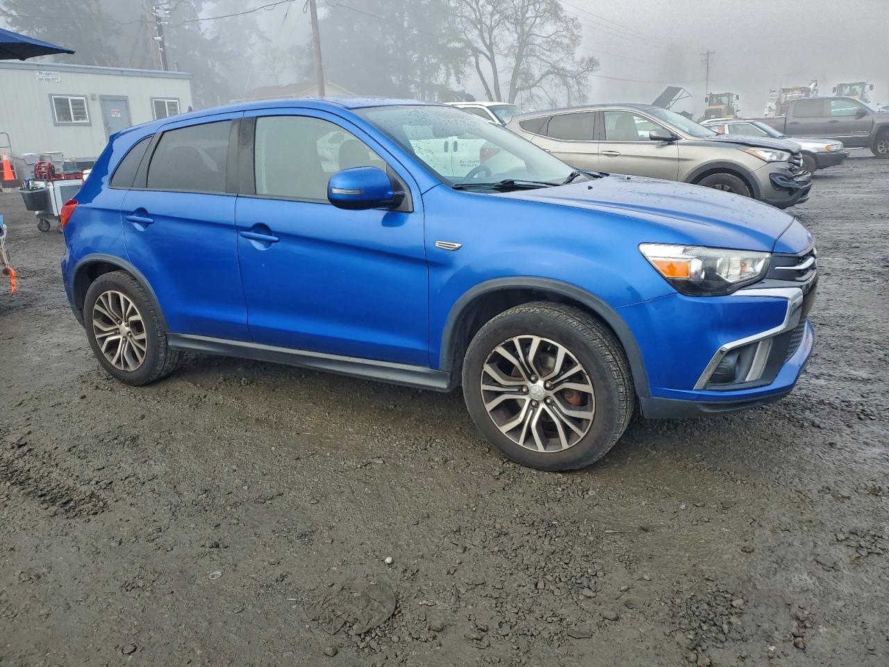 Mitsubishi Outlander Es Image 2