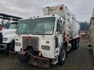 Peterbilt 320 Image 4