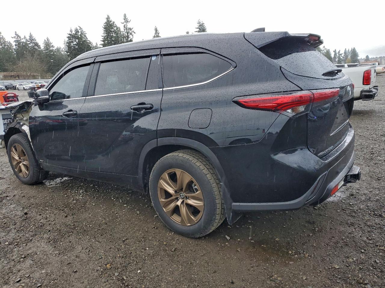 Toyota Highlander Hybrid Bronze Edition Image 13