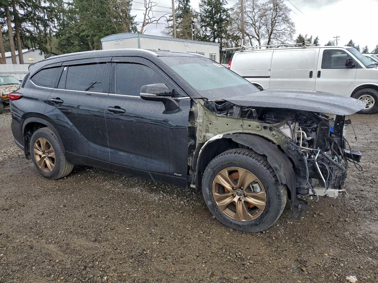 Toyota Highlander Hybrid Bronze Edition Image 7