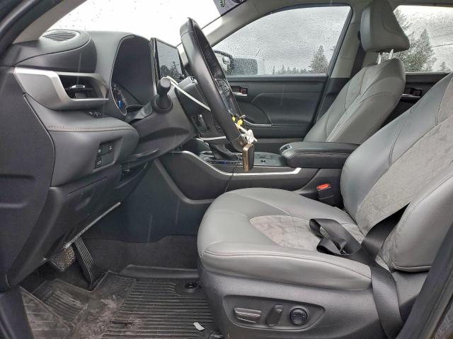 Toyota Highlander Hybrid Bronze Edition Image 2