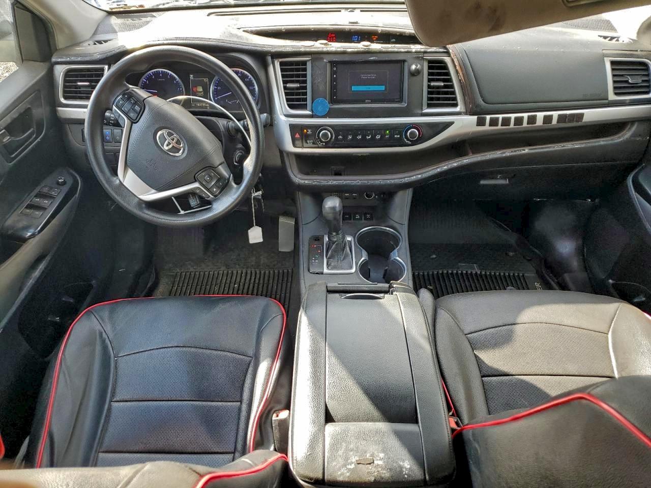 Toyota Highlander Le Image 10