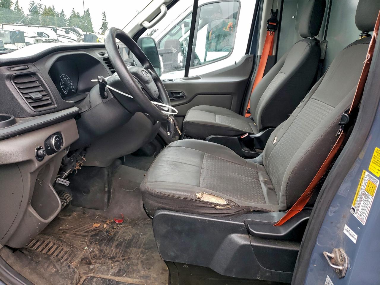 Ford Transit T-250 Image 12