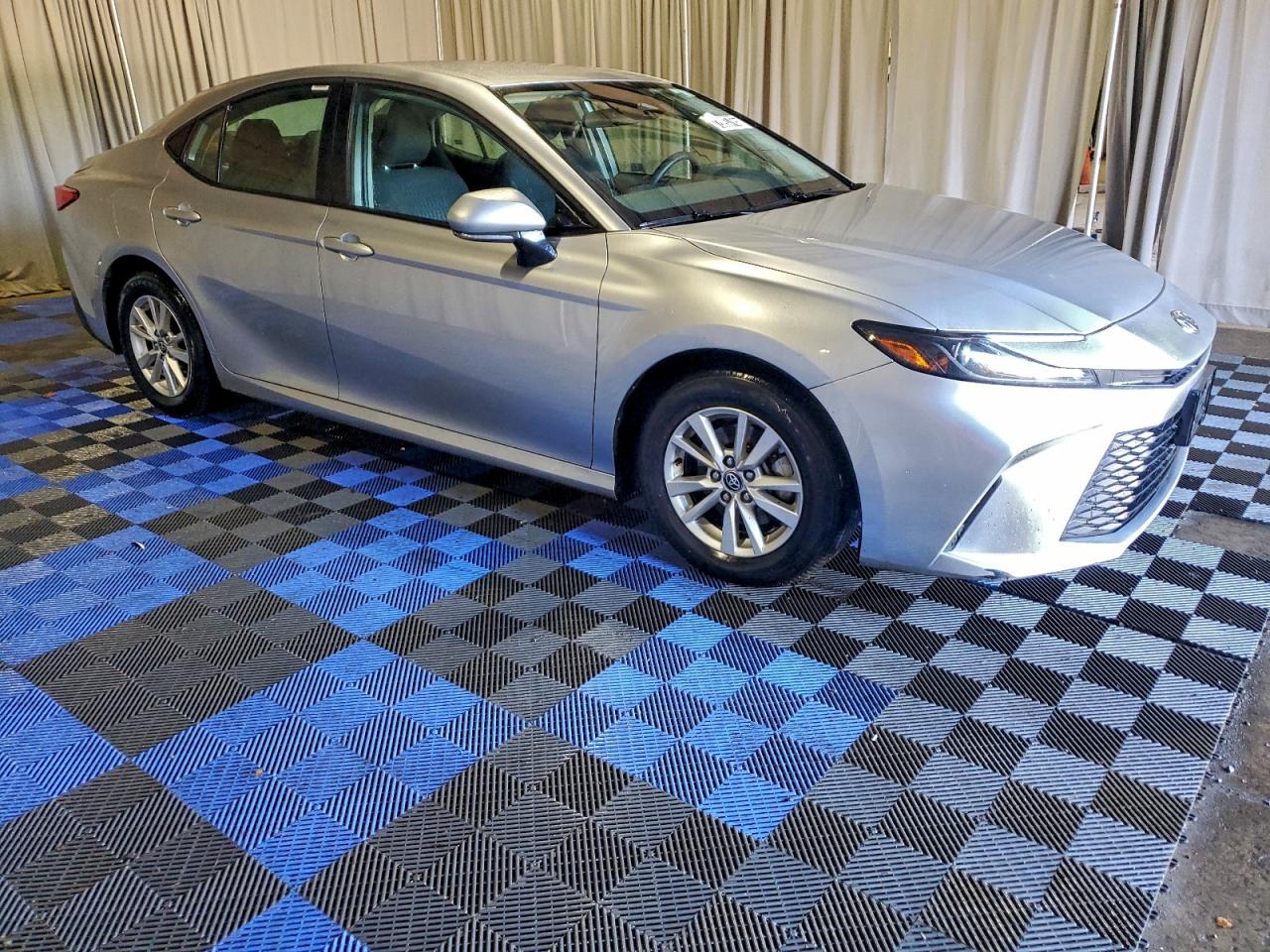Toyota Camry Xse Image 9