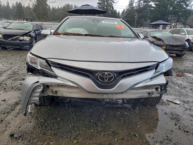 Toyota Camry L Image 11